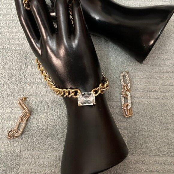 Classic Gold and faux Diamond Choker - Picture 2 of 7